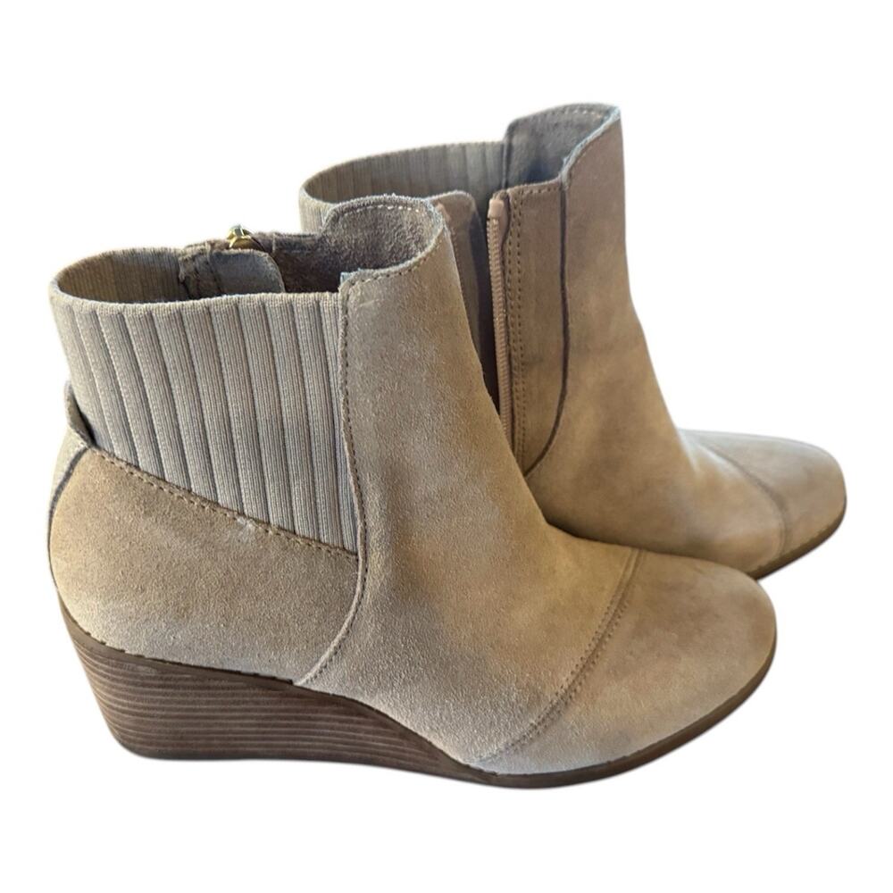 TOMS Women's Sadie Wedge Booties Featuring A Suede Upper Almond Toe 7.5 Tan